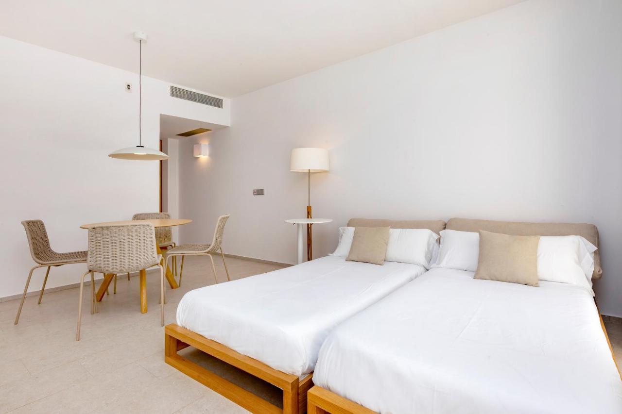 Ses Eufabietes Apartments & Restaurant Playa Migjorn Dış mekan fotoğraf
