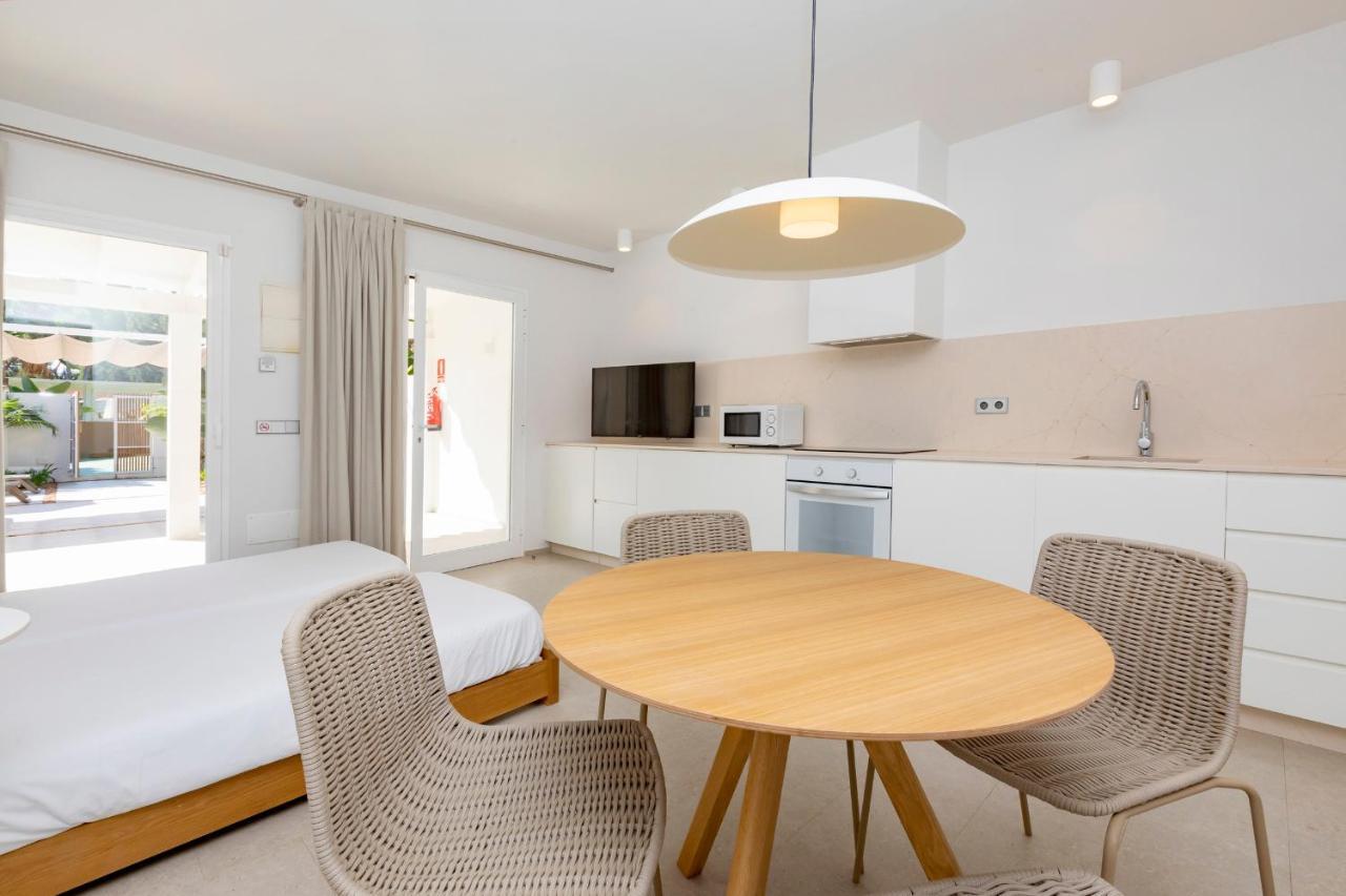 Ses Eufabietes Apartments & Restaurant Playa Migjorn Dış mekan fotoğraf