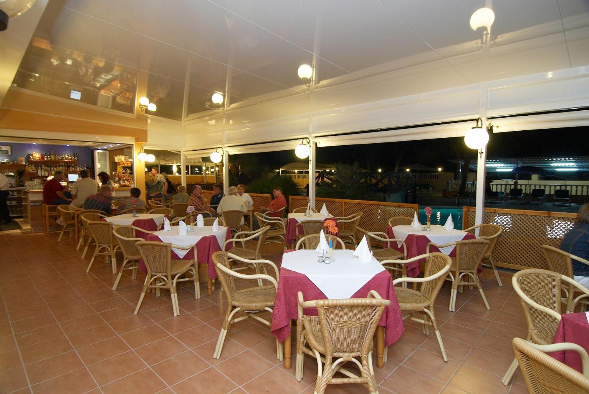 Ses Eufabietes Apartments & Restaurant Playa Migjorn Dış mekan fotoğraf