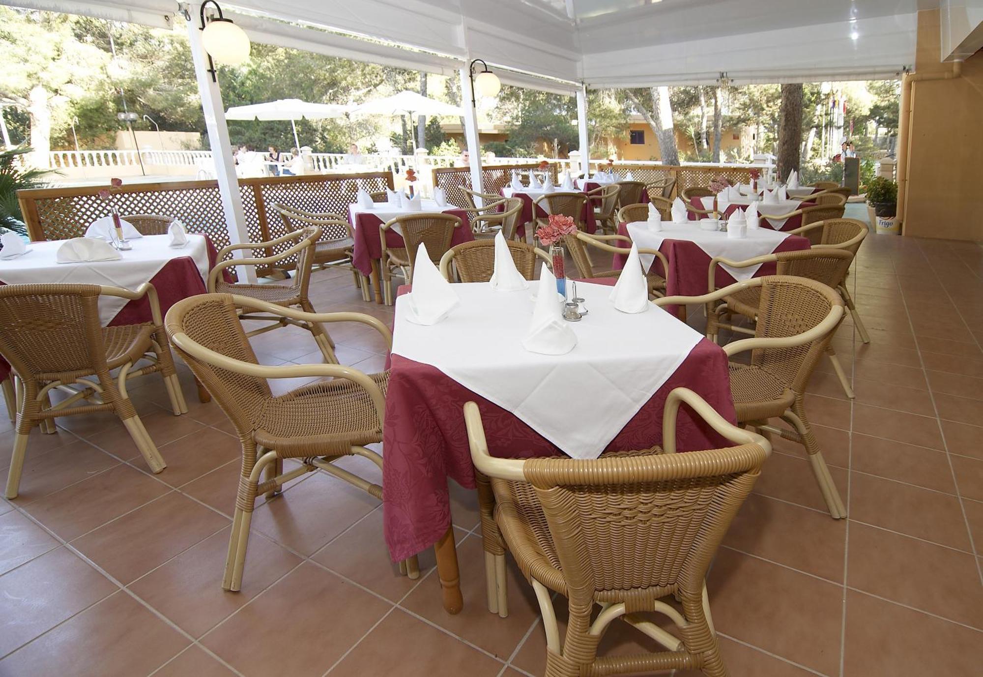 Ses Eufabietes Apartments & Restaurant Playa Migjorn Dış mekan fotoğraf