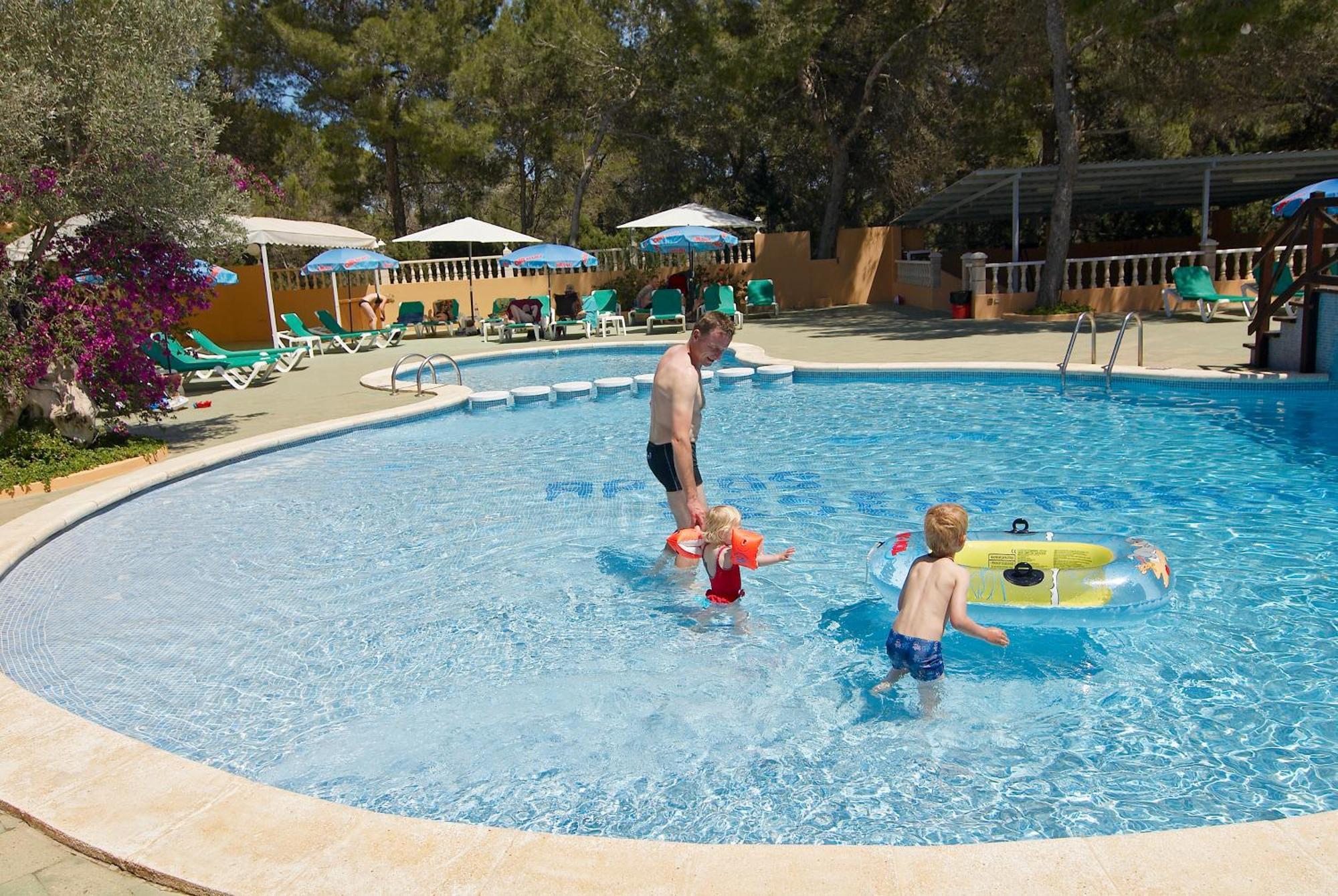 Ses Eufabietes Apartments & Restaurant Playa Migjorn Dış mekan fotoğraf