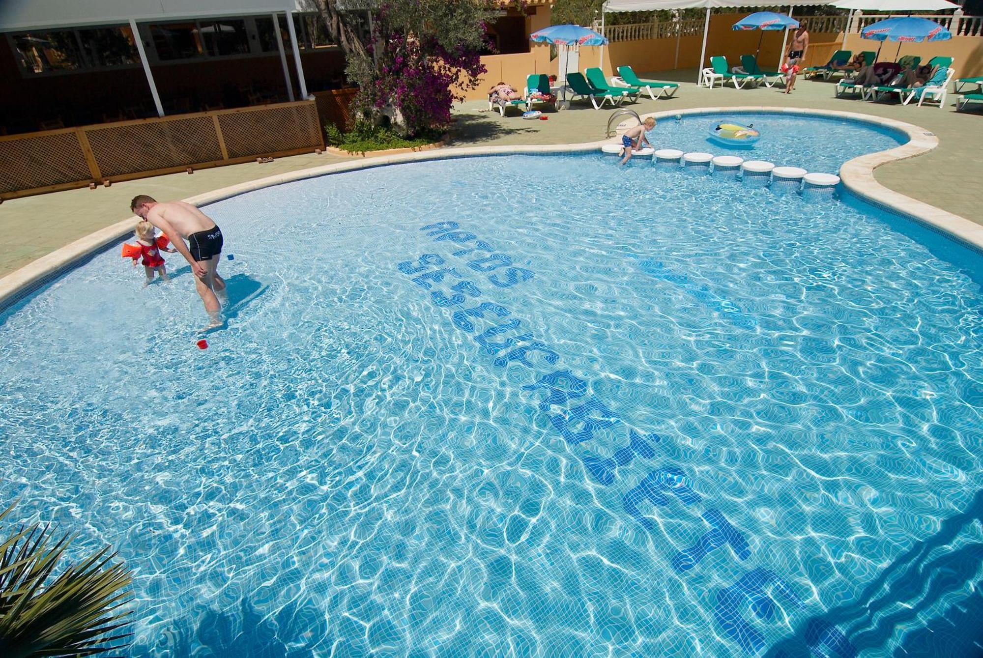 Ses Eufabietes Apartments & Restaurant Playa Migjorn Dış mekan fotoğraf