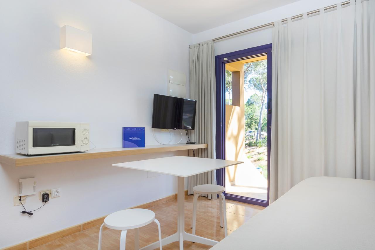 Ses Eufabietes Apartments & Restaurant Playa Migjorn Dış mekan fotoğraf
