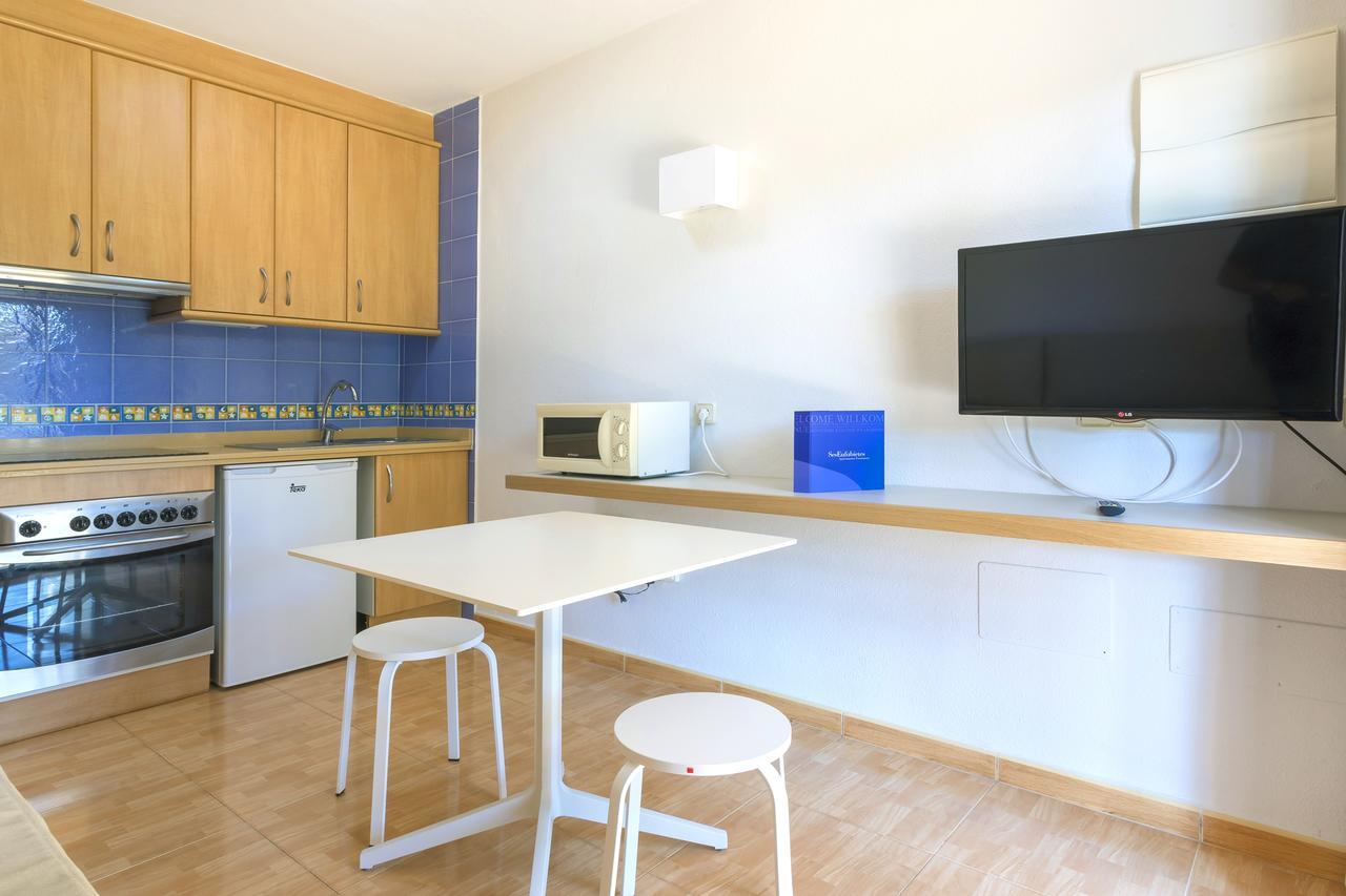 Ses Eufabietes Apartments & Restaurant Playa Migjorn Dış mekan fotoğraf