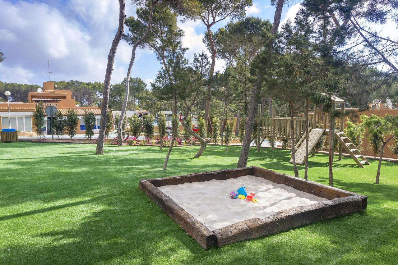 Ses Eufabietes Apartments & Restaurant Playa Migjorn Dış mekan fotoğraf