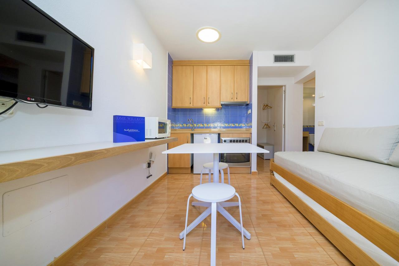 Ses Eufabietes Apartments & Restaurant Playa Migjorn Dış mekan fotoğraf