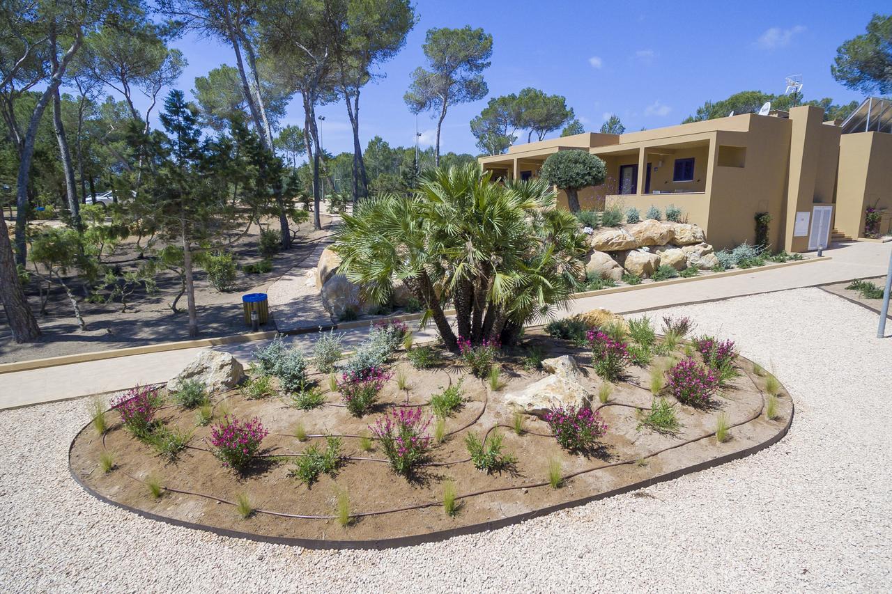 Ses Eufabietes Apartments & Restaurant Playa Migjorn Dış mekan fotoğraf