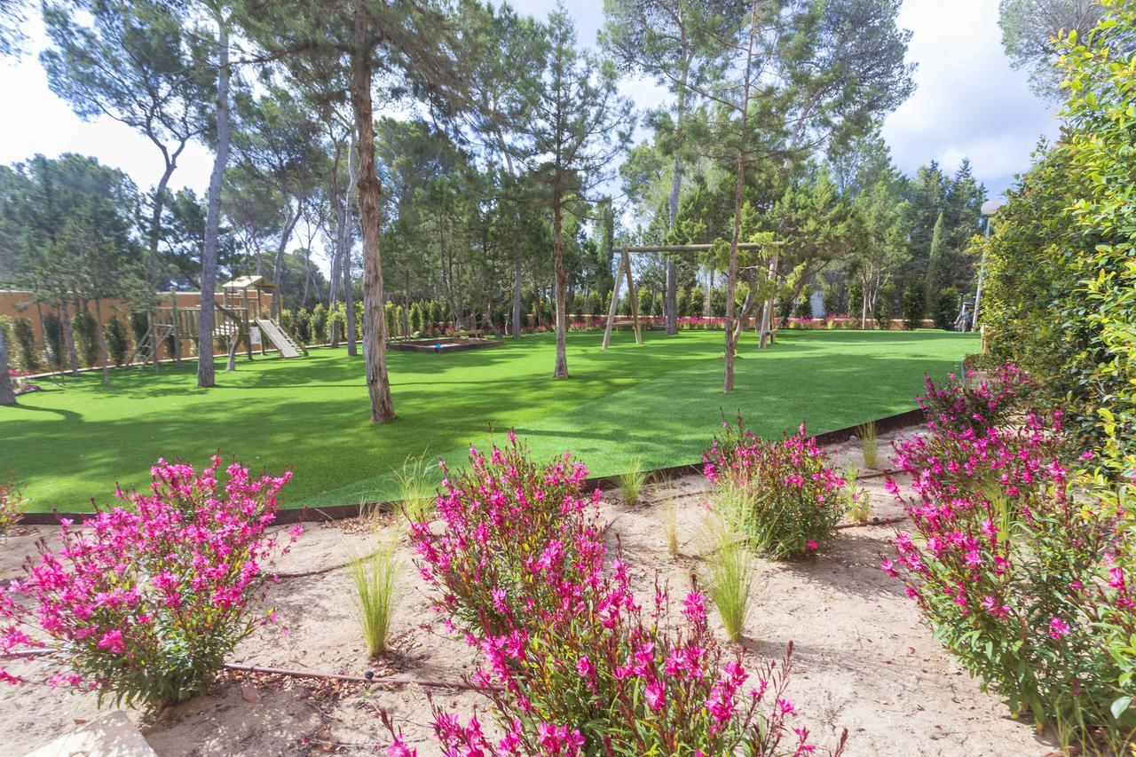 Ses Eufabietes Apartments & Restaurant Playa Migjorn Dış mekan fotoğraf