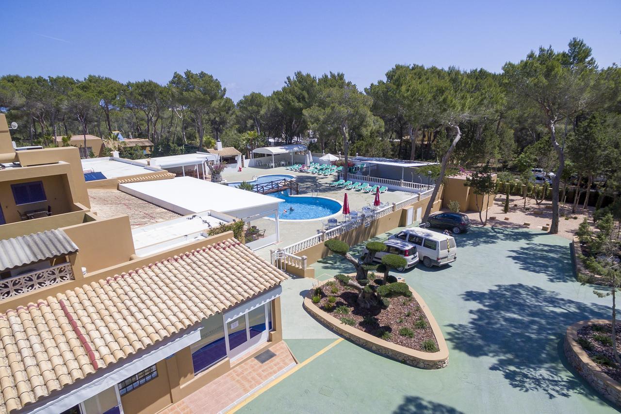 Ses Eufabietes Apartments & Restaurant Playa Migjorn Dış mekan fotoğraf